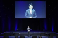 円谷プロダクションの代表取締役会長兼CEOの塚越隆行氏。