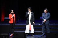 映画「シン・ウルトラマン」の“ウルトラマンになる男”役・斎藤工（中央）、樋口真嗣監督（右）。