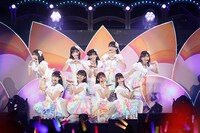 「虹ヶ咲学園スクールアイドル同好会 First Live “with You”」の様子。