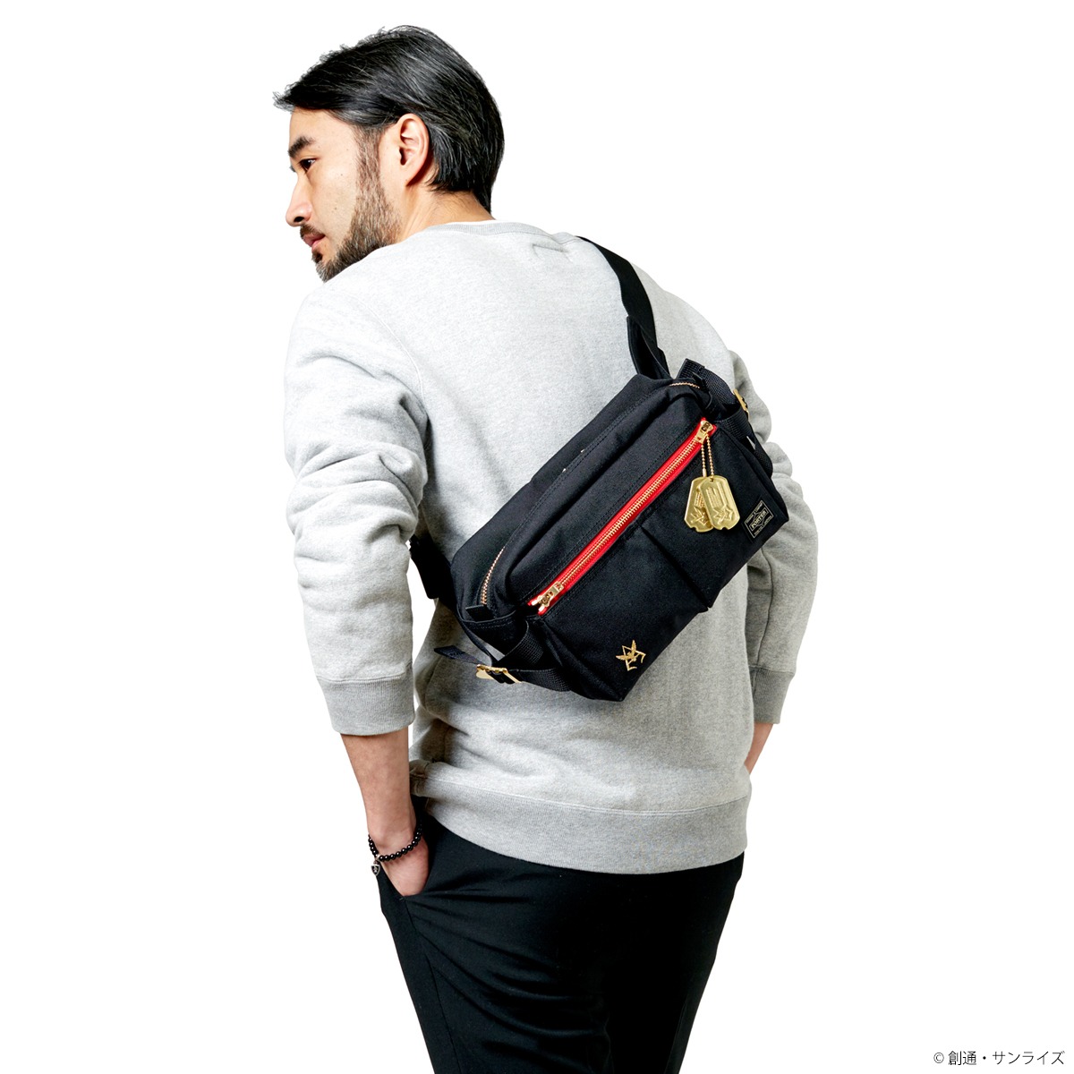 「STRICT-G×PORTER ウエストバッグ シャアモデル」着用イメージ