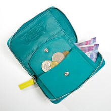 「ラブライブ！サンシャイン!!」より、「Awaken the power」をモチーフにした財布。