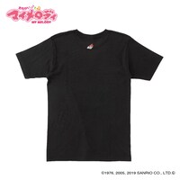 「おねがいマイメロディ Tシャツ ウサミミ仮面柄」の背面。