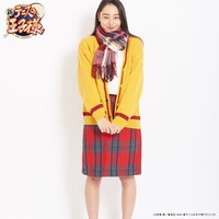 「カーディガン」と「ビッグマフラー」の着用例。