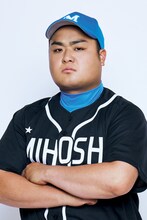 吉田英成扮する畠篤史。