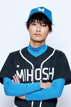 西川俊介扮する叶修悟。