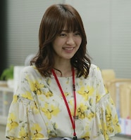 逢沢りな扮する橋本玲奈。