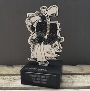 受賞トロフィー