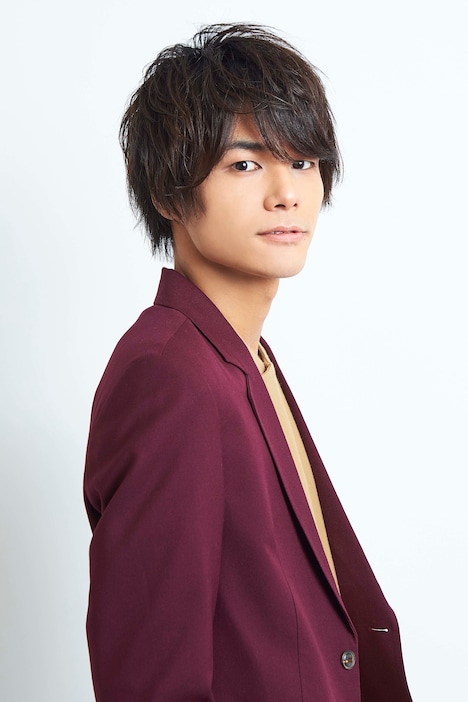 ルーク役の八代拓。