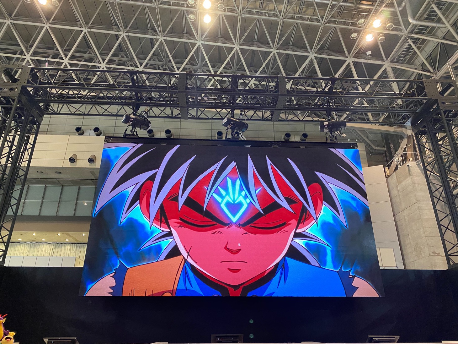 「星ドラ CEO 就任記念 堀井雄二×DAIGO 生対談」にて、スクリーンに映し出された告知動画。