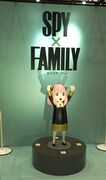 少年ジャンプ＋ブースより「SPY×FAMILY」の展示。