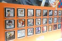 ジャンプスクエア連載陣の色紙。