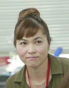 上地春奈扮する岡田友理奈。