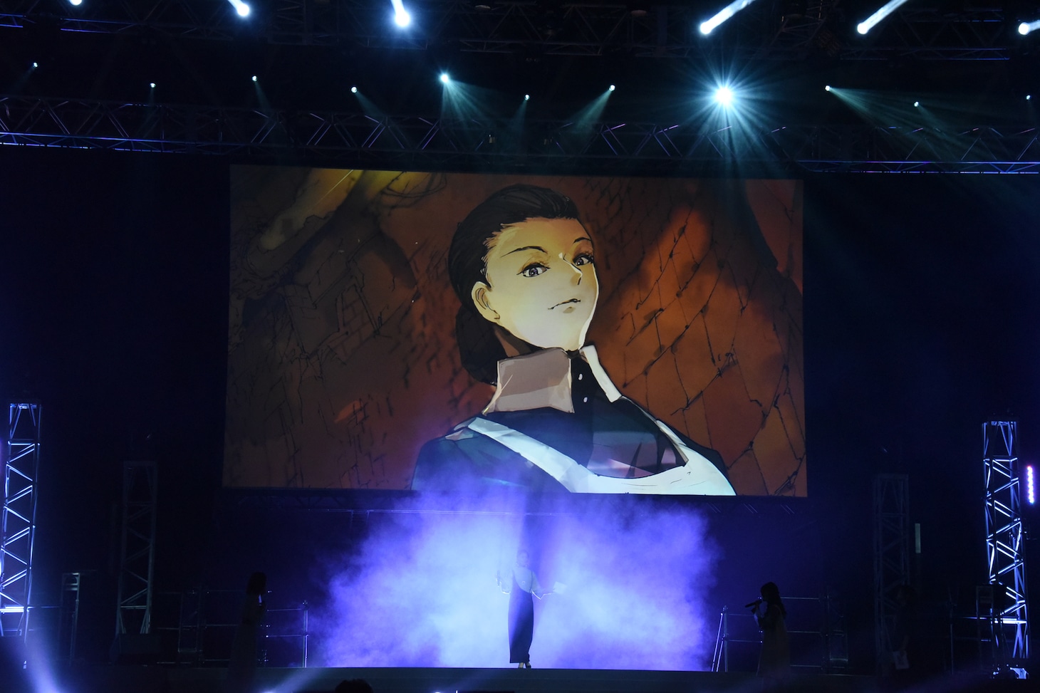 イザベラ役の甲斐田裕子が登場。