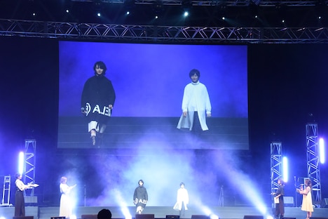 「約束のネバーランド」のステージイベントの様子。