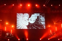 「鬼滅の刃」ステージイベントで行われた生アテレコの様子。