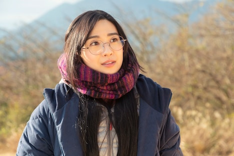 土村芳扮する鳥羽美波。