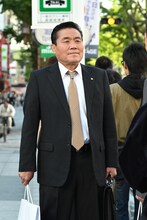 「義母と娘のブルース 2020年謹賀新年スペシャル」よりトミーズ雅の出演シーン。