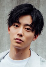 興梠健一役の井上祐貴。