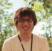 監督の石井聡一。