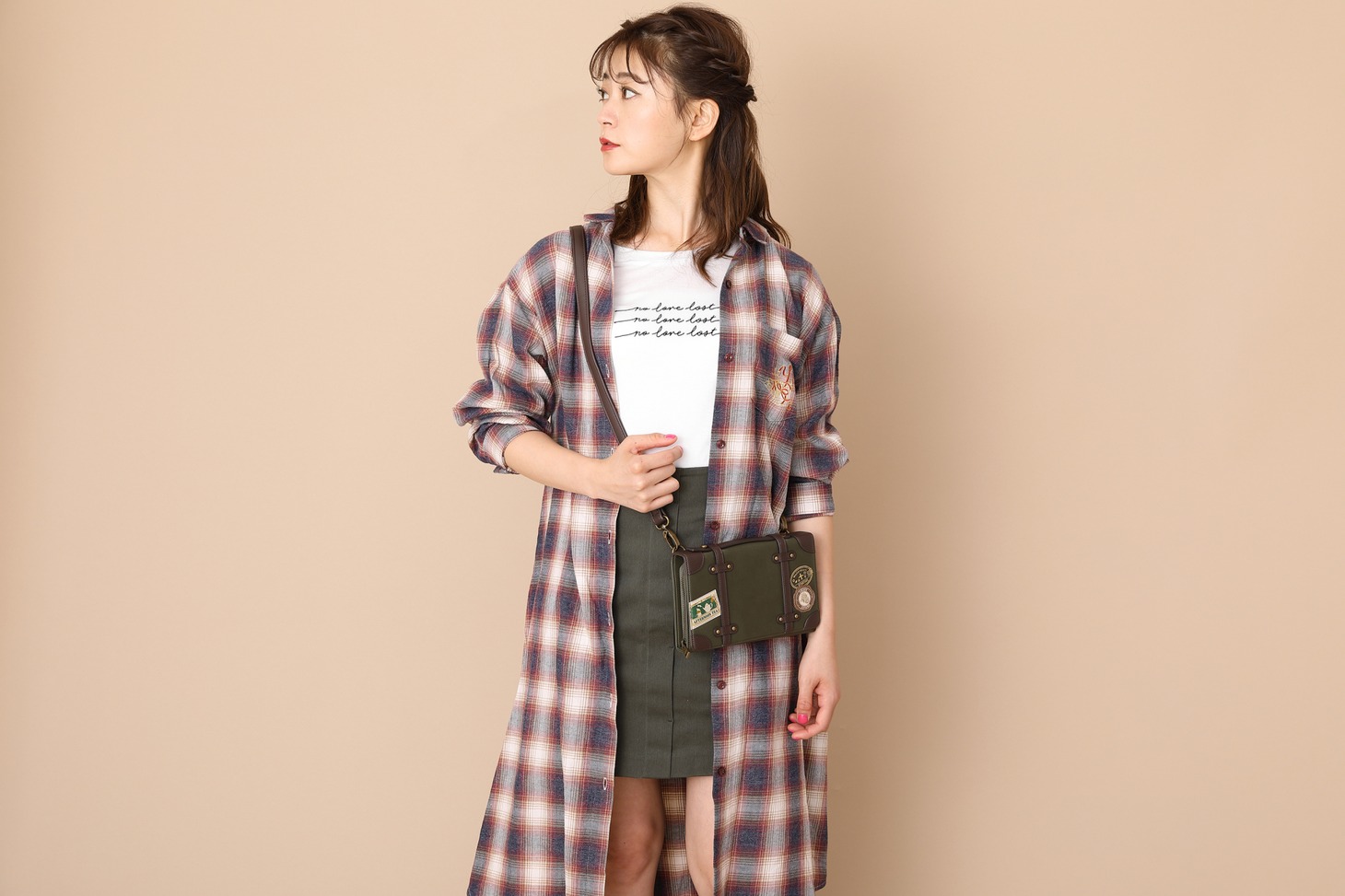 イギリスモデルのショルダーマルチケースの使用イメージ。