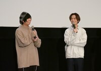 左から斉藤壮馬、小野賢章。