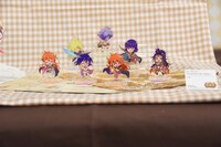 「トレーディングアクリルスタンドキーホルダー」