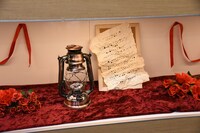 「『スレイヤーズ』～かふぇ 竜越亭（どらまたてい）」店内の様子。