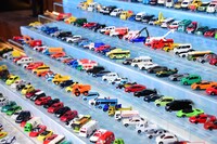 TVアニメ「トミカ絆合体 アースグランナー」製作発表会の場内展示の様子。