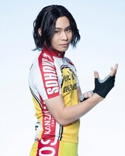 鯨井康介扮する手嶋純太。