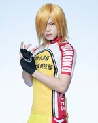 八島諒扮する青八木一。