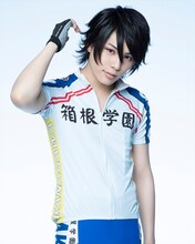 飯山裕太扮する新開悠人。