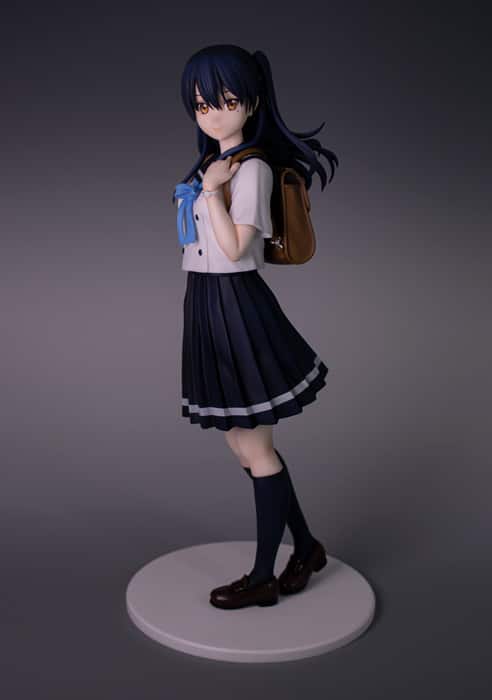 やってやりましょう！「HELLO WORLD」一行瑠璃のフィギュアが登場 