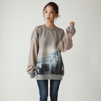 「さよなら杜王町 コラボスウェットシャツ」着用イメージ