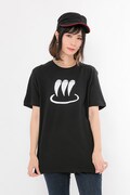 「鬼灯の冷徹」温泉Tシャツの着用イメージ。