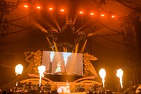 「リリカル☆ライブ」より、小倉唯によるパフォーマンスの様子。写真：キングレコード提供​