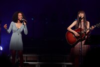 左からナイ・ブリックス、セレイナ・アン。