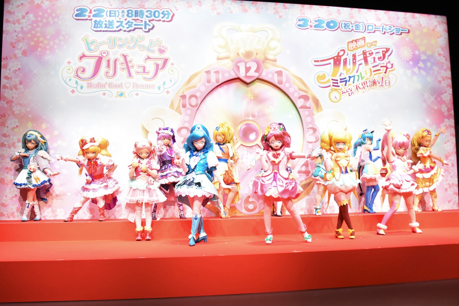 エンディングダンスを披露するプリキュア。