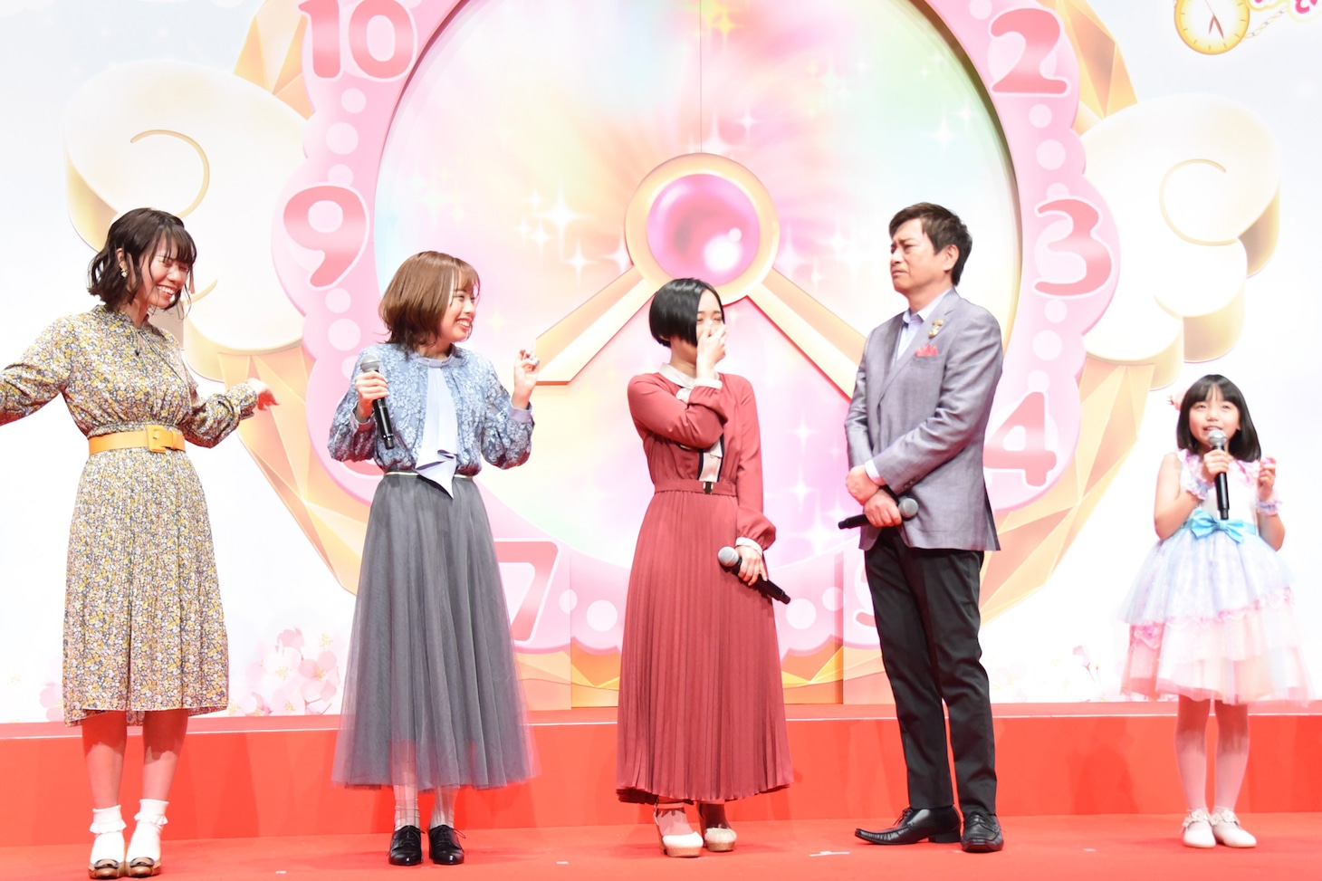 稲垣来泉のコメントに感嘆する一同。