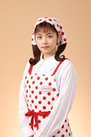 小芝風花扮する小林苺。原作「美食探偵－明智五郎－」東村アキコ（集英社「ココハナ」連載） (c)東村アキコ／集英社