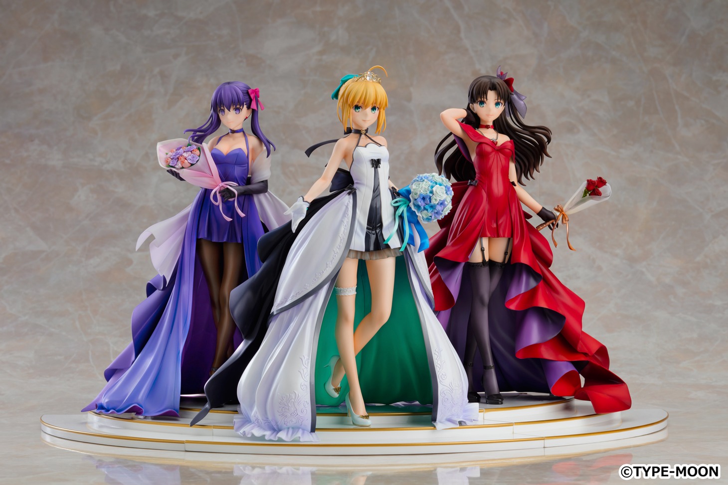 セイバー、遠坂凛、間桐桜の1/7スケールフィギュア。
