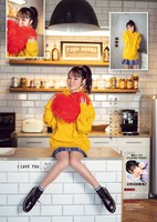 小倉唯のグラビアより。（撮影／藤本和典）