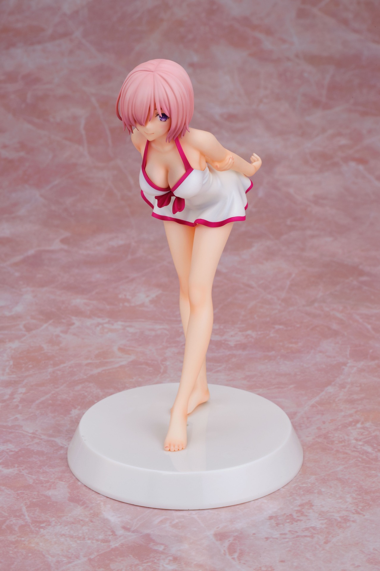 「Fate/Grand Order マシュ・キリエライト[Summer Queens] 1/8 完成品フィギュア」眼鏡を外した姿。