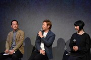 左からネイキッドのジェネラルマネージャー・中川伸作氏、つるの剛士、手塚プロダクション取締役の手塚るみ子。