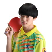 尾北翼扮する板垣伸介。