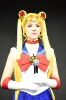 セーラームーン／月野うさぎに扮するエフゲニア・メドベージェワ。