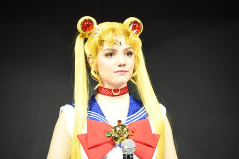 セーラームーン/月野うさぎに扮するエフゲニア・メドベージェワ。