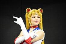 セーラームーン／月野うさぎに扮するエフゲニア・メドベージェワ。