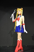 セーラームーン／月野うさぎに扮するエフゲニア・メドベージェワ。