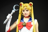 セーラームーン／月野うさぎに扮するエフゲニア・メドベージェワ。