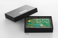 「スコープドッグ ICカードケース」ギフトボックスに収められた様子。